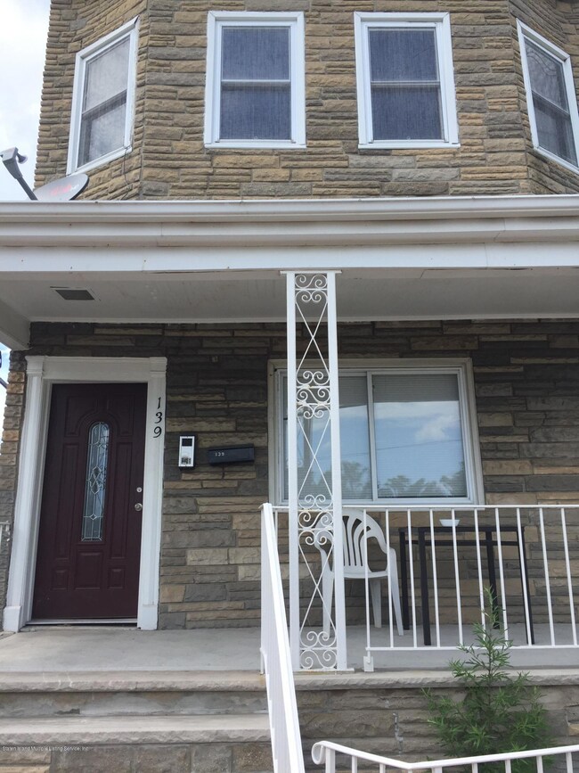 139 Father Capodanno Blvd unit 2b, Staten Island, NY 10305 - photo 3