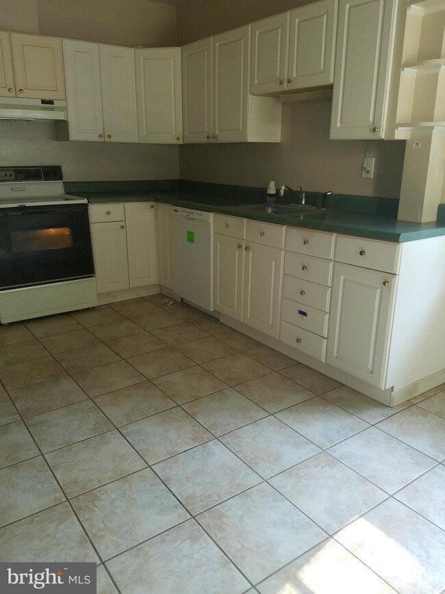 1216 Ednor Rd, Silver Spring, MD 20905 - photo 4