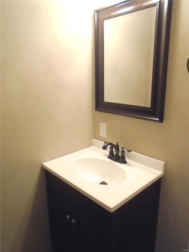 8 Sunset Dr unit C, Freeburg, IL 62243 - photo 4