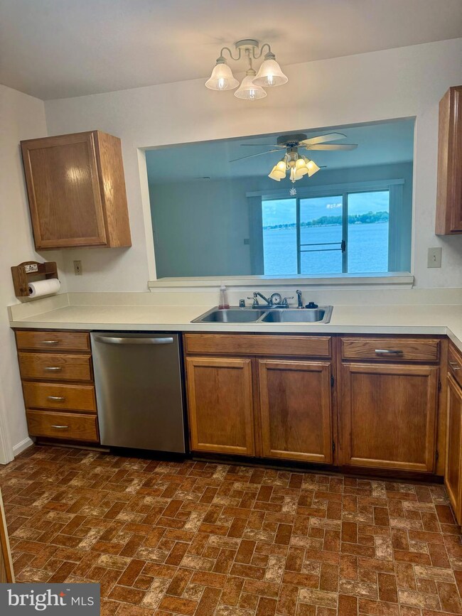 116 Lynnhaven Ct, Colonial Beach, VA 22443 - photo 5