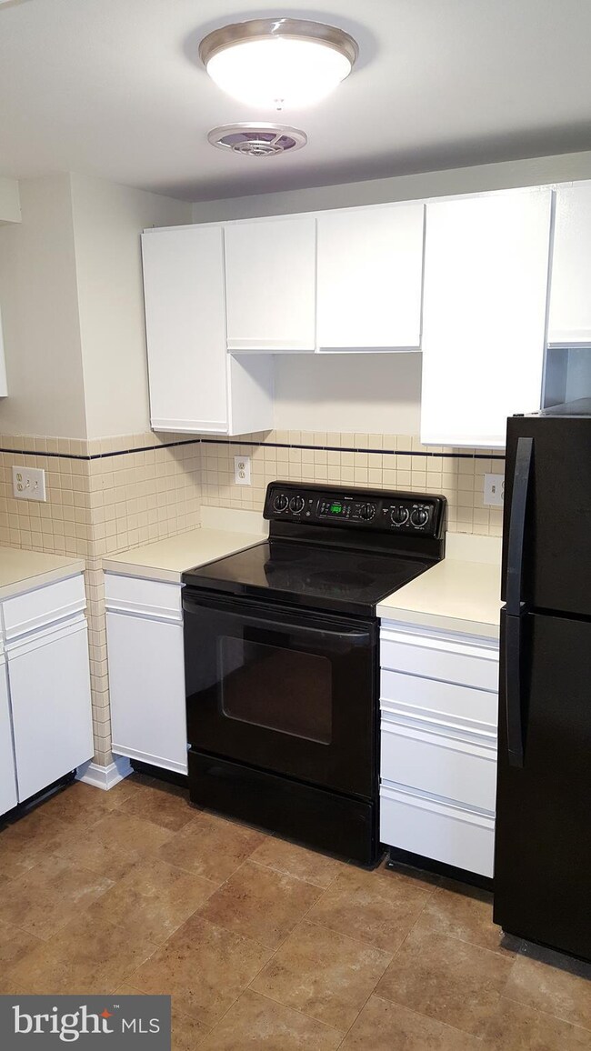 9513 Dunbrook Ct, Montgomery Village, MD 20886 - photo 5