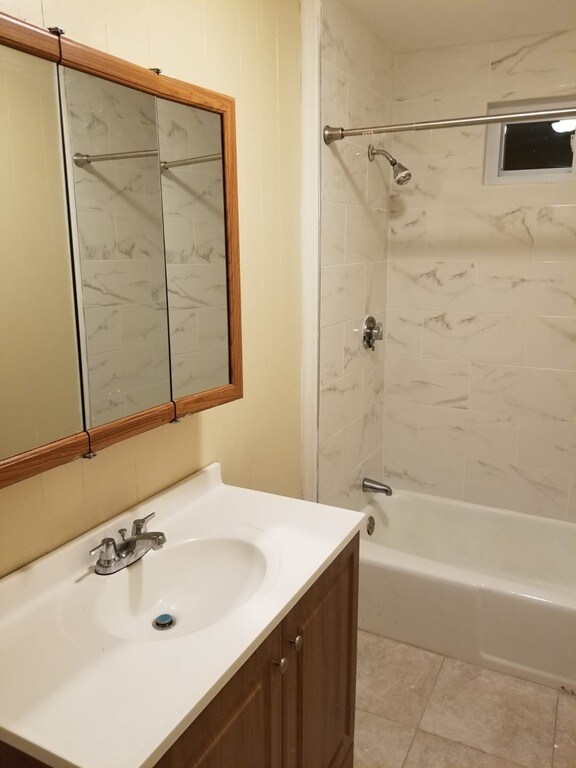 229 E Haverhill St unit 3, Lawrence, MA 01841 - photo 5