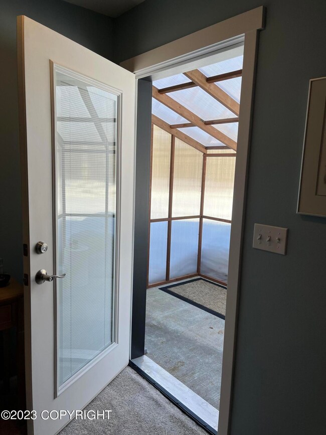 Screen Room off Master