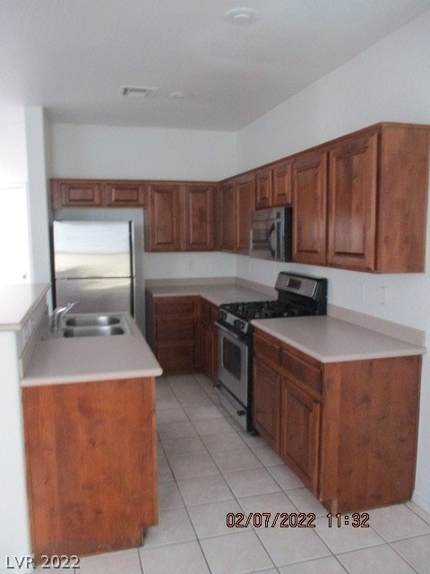 5871 Poseidon Quest Ct, Las Vegas, NV 89139 - photo 3