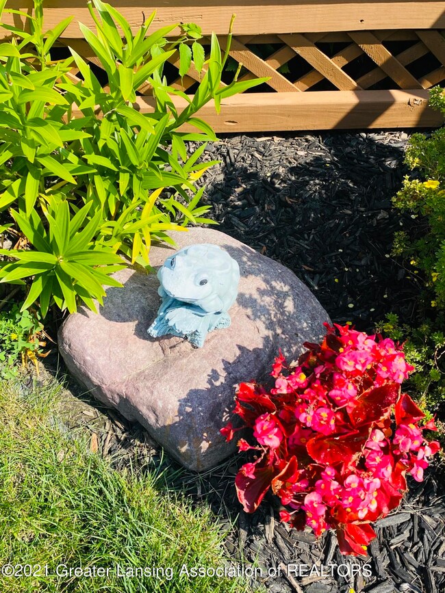 1431 Mark Twain Dr, Lansing, MI 48911 - photo 6