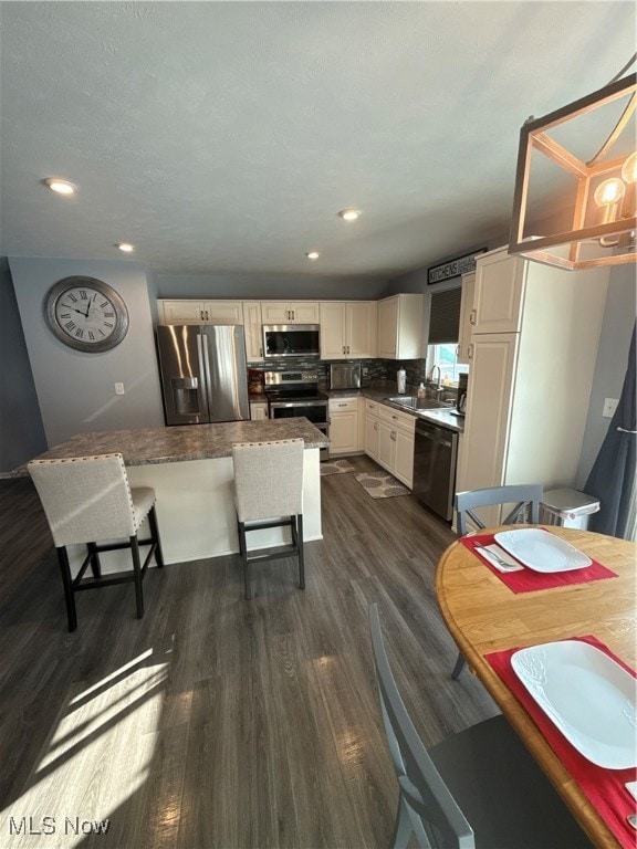 122 Lakeview Cir, Amherst, OH 44001 - photo 7