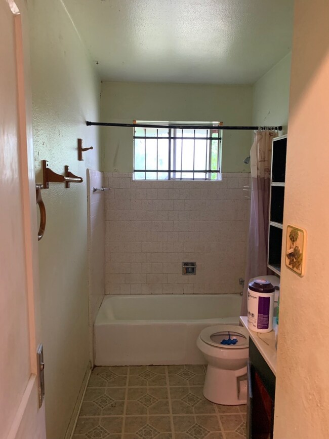 834 Ellington St, Houston, TX 77088 - photo 7