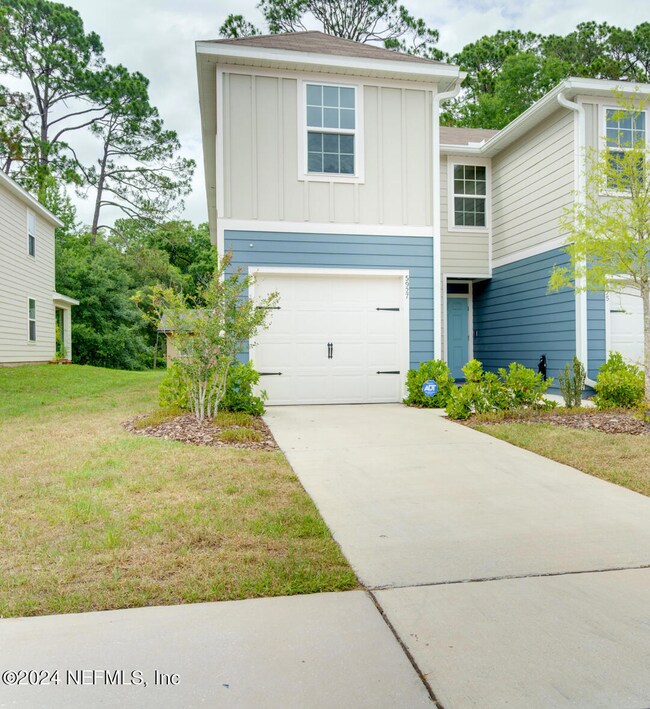 5927 Creekside Crossing Dr, Jacksonville, FL 32210 - photo 2