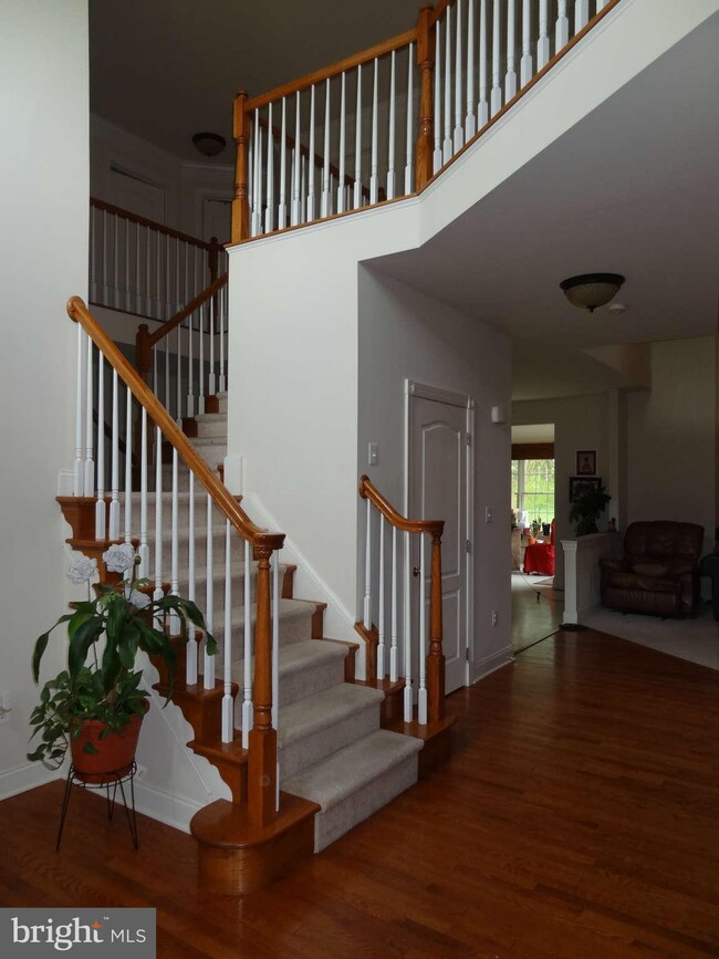 2221 Hollowoak Dr, Hanover, MD 21076 - photo 2