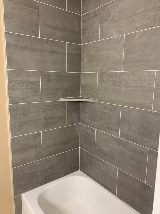 8910 Inwood North Dr, Houston, TX 77088 - photo 4