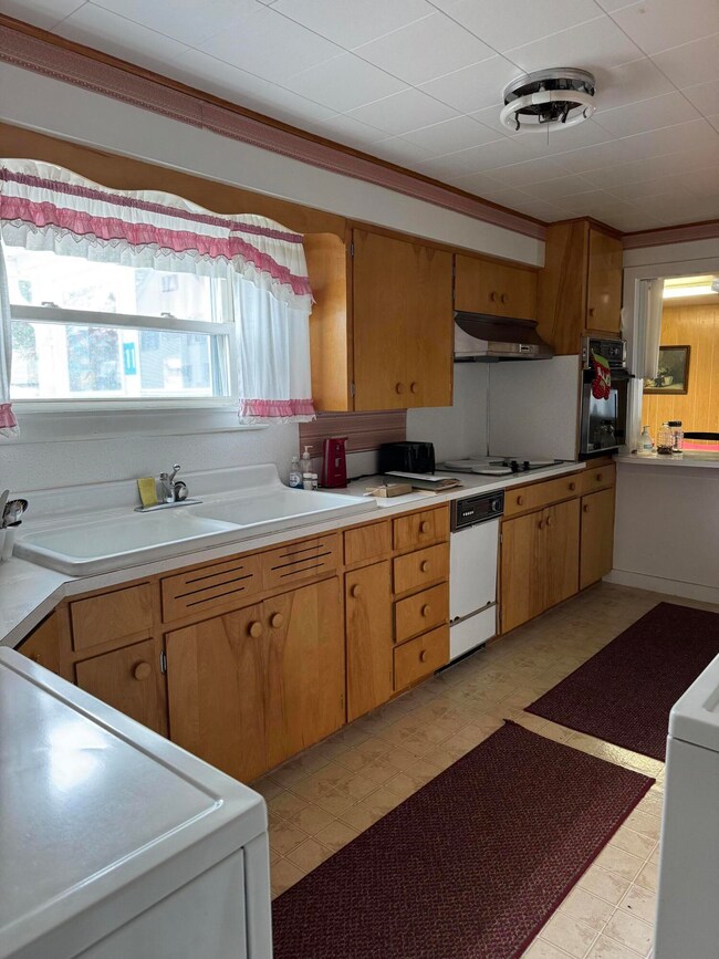 11 Pleasant St, Limestone, ME 04750 - photo 4