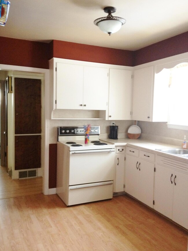 5 - Kitchen