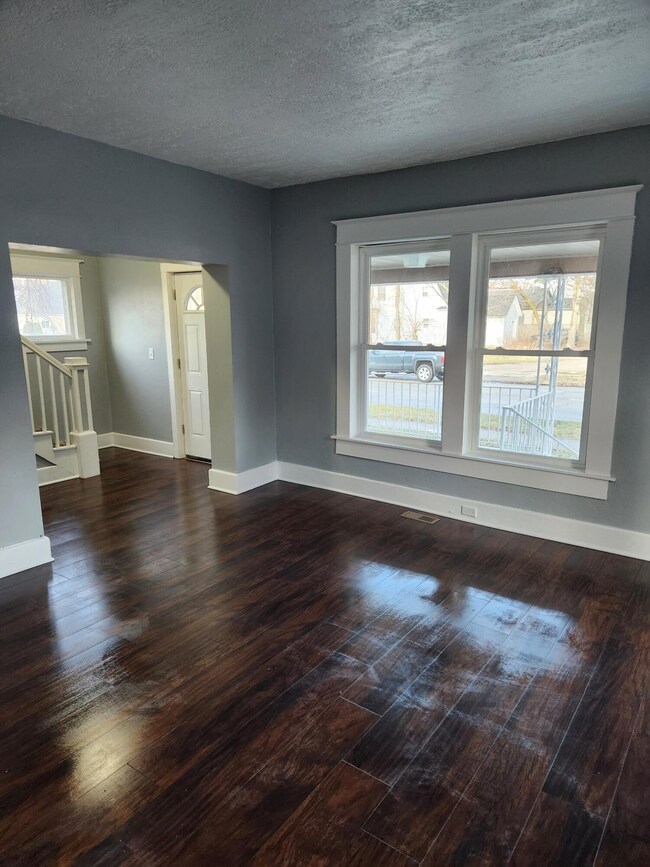 337 E Southern 10
