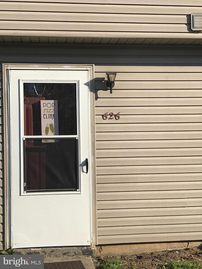 626 Tara Dr, Sicklerville, NJ 08081 - photo 2