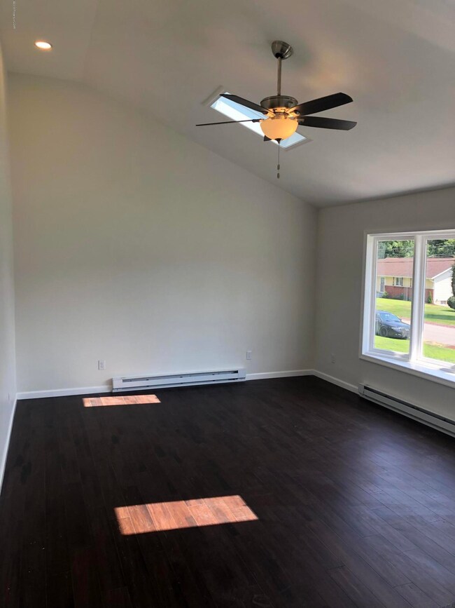 7 Terrace Dr, Mountain Top, PA 18707 - photo 2