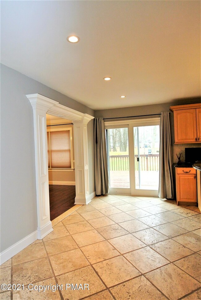 Kitchen Breakfas Area