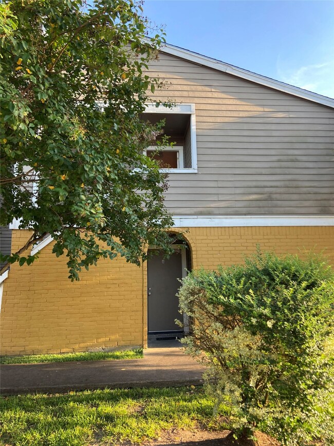 SIDE VIEW OF BUILDING~
