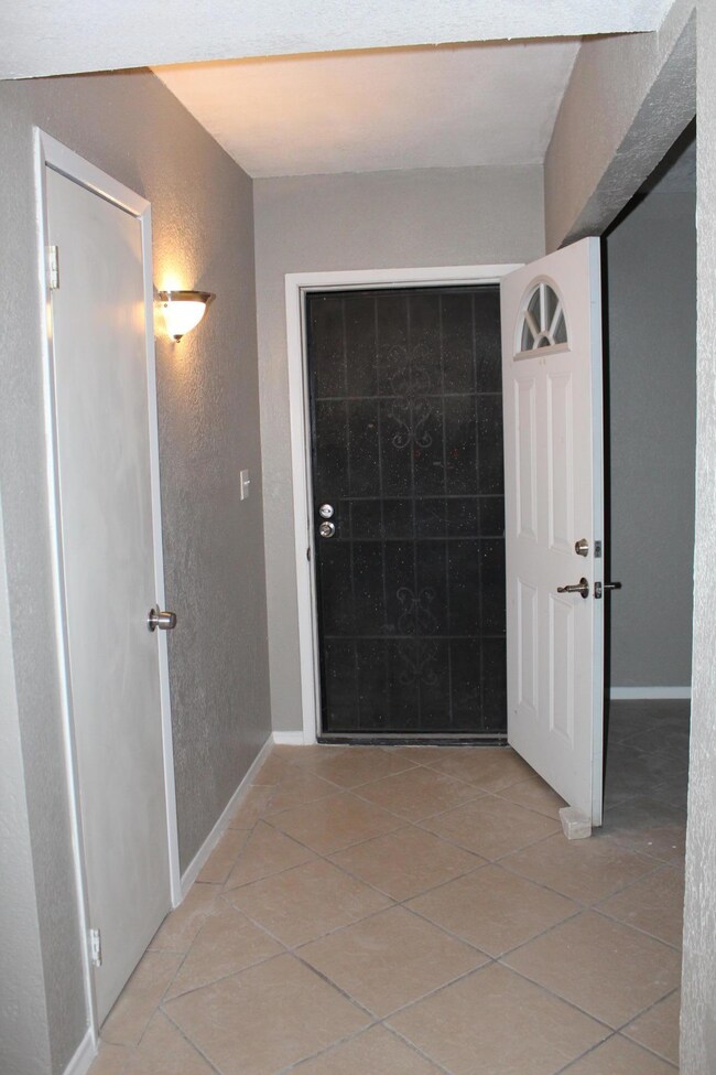 2116 Septiembre Dr, El Paso, TX 79935 - photo 3