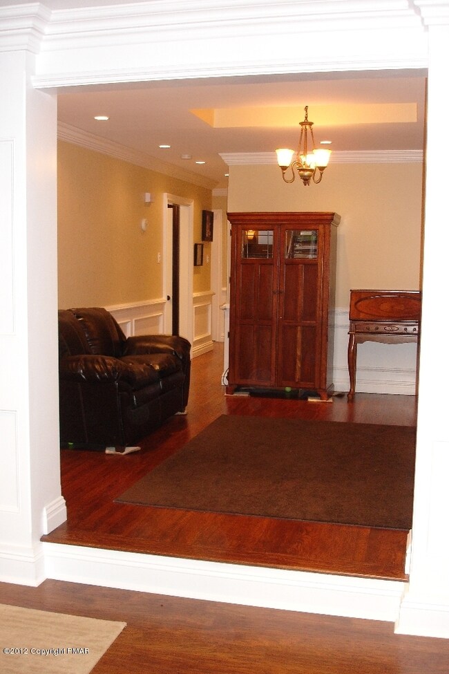 850 Wallace St, Stroudsburg, PA 18360 - photo 6