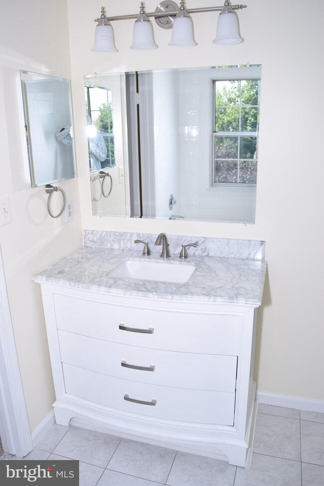 21842 Maywood Terrace, Sterling, VA 20164 - photo 5