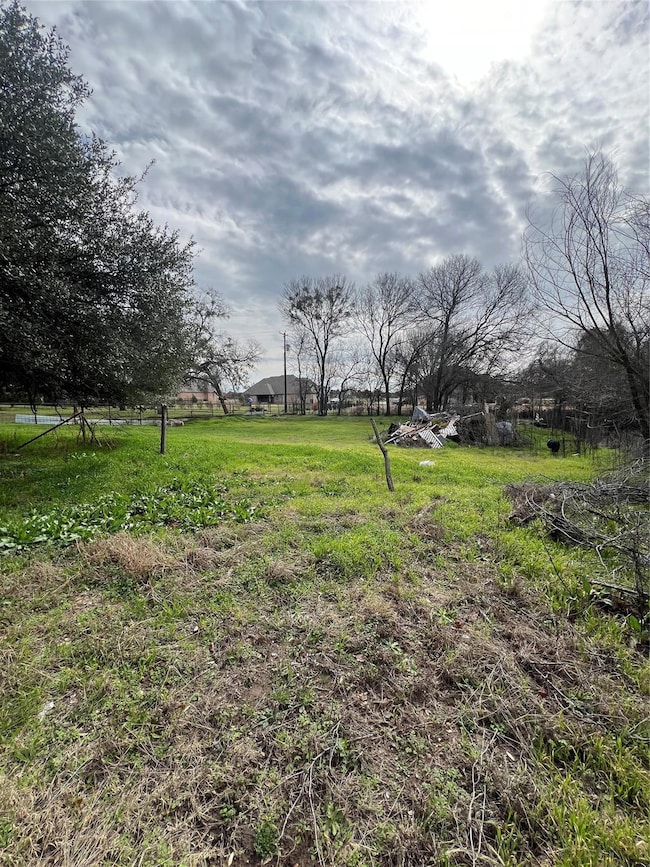 Large open property to build your dream workshop o
