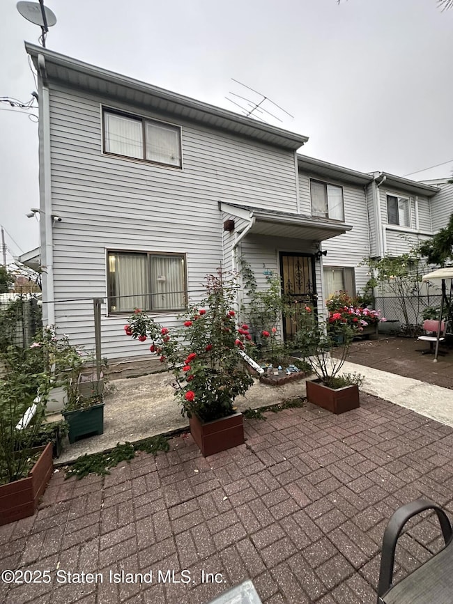 215 Pierce St, Staten Island, NY 10304 - photo 2