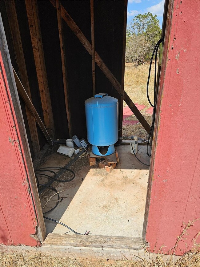 4320 Dunn Ct, Granbury, TX 76049 - photo 7