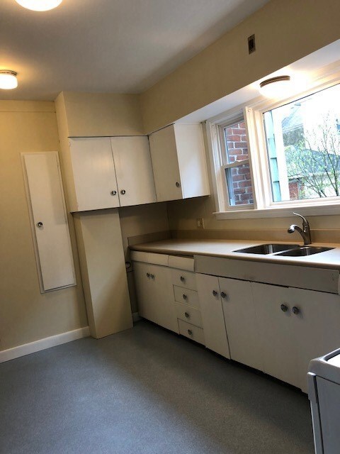 93 Forest St unit 1, Providence, RI 02906 - photo 5