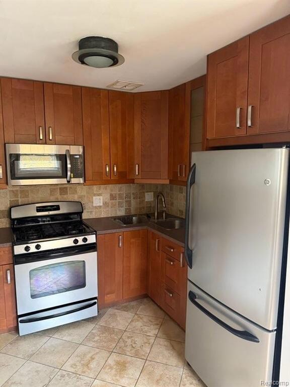 2503 W 13 Mile Rd, Royal Oak, MI 48073 - photo 5