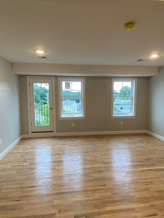 20 Locust St unit 304, Danvers, MA 01923 - photo 2