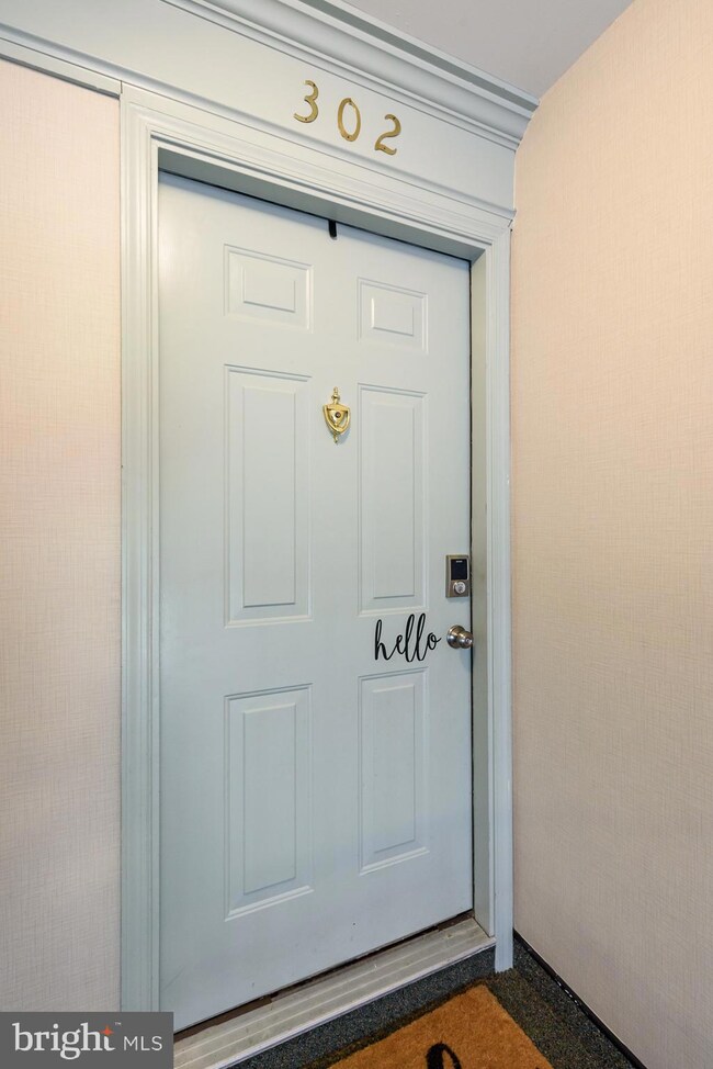 1125 Huntmaster Terrace NE unit 302, Leesburg, VA 20176 - photo 6