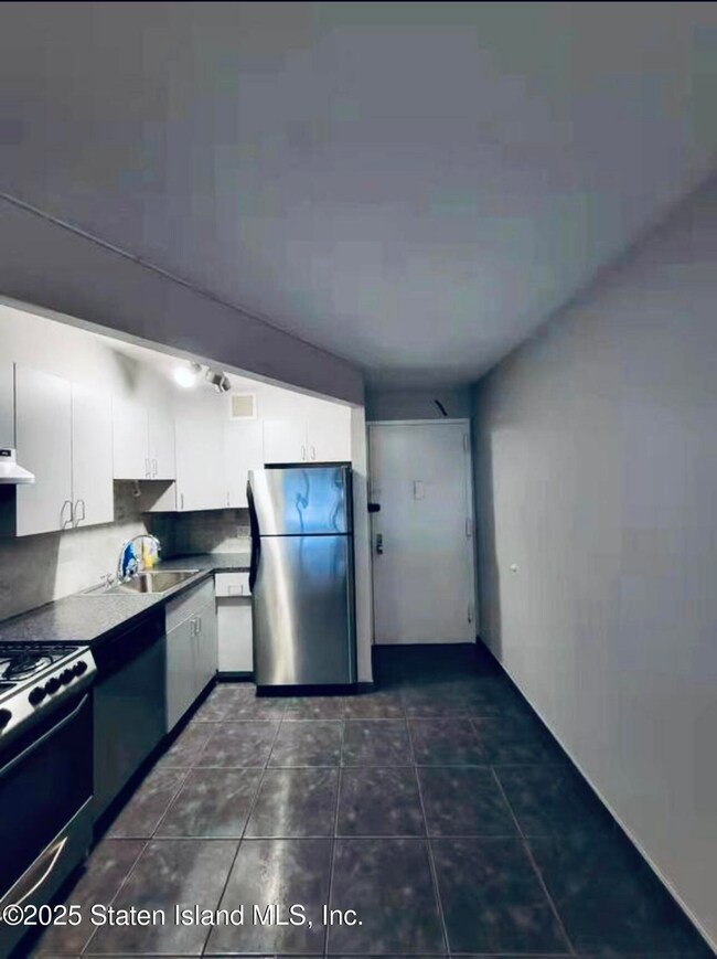 Woodview Condominium unit 5B, Staten Island, NY 10305 - photo 7