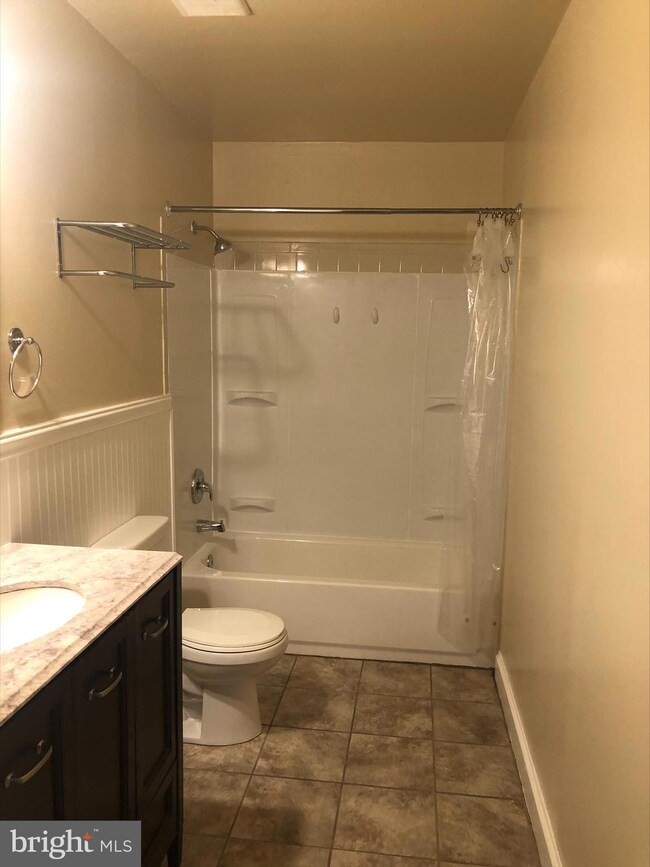 811 N Van Buren St unit 4, Wilmington, DE 19806 - photo 4