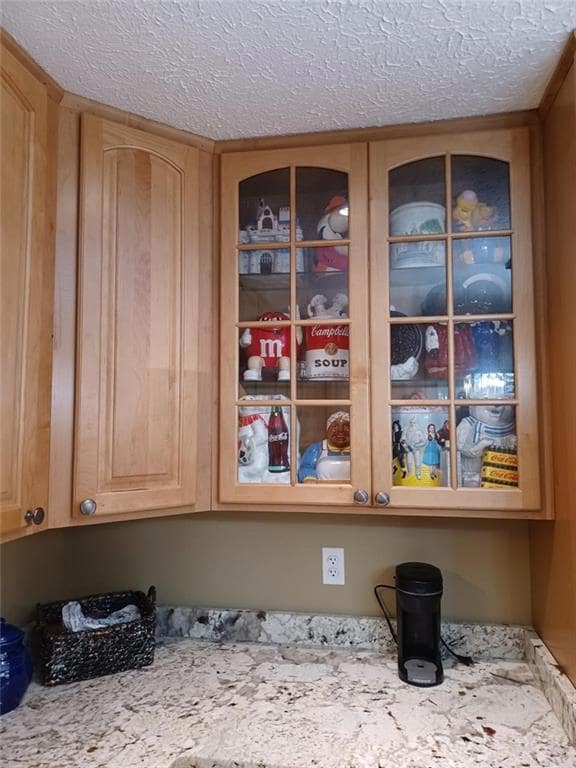 Custom Cabinets  & Granite Counter s