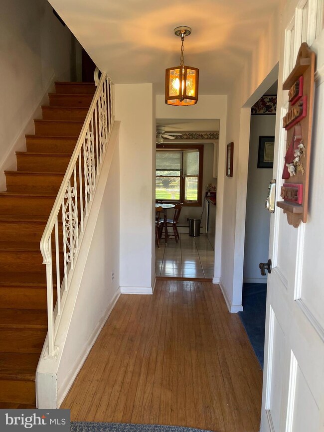 102 Pueblo Rd, Doylestown, PA 18901 - photo 4