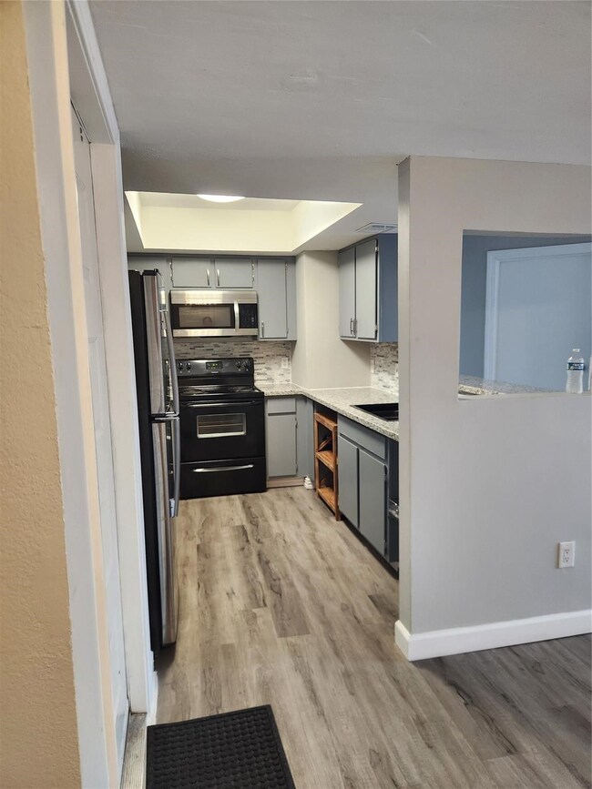 2818 S Bartell Dr unit 35, Houston, TX 77054 - photo 2