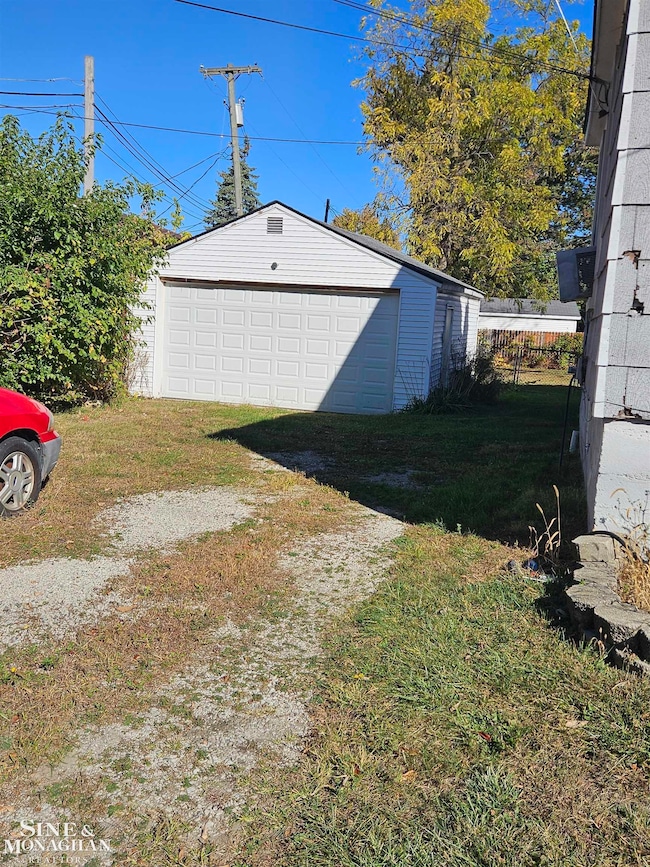 186 Hubbard St, Mount Clemens, MI 48043 - photo 2