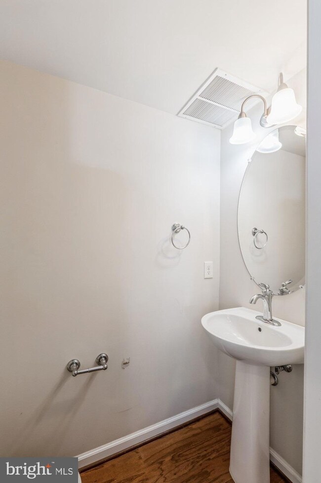 3047 Rittenhouse Cir unit 73, Fairfax, VA 22031 - photo 7