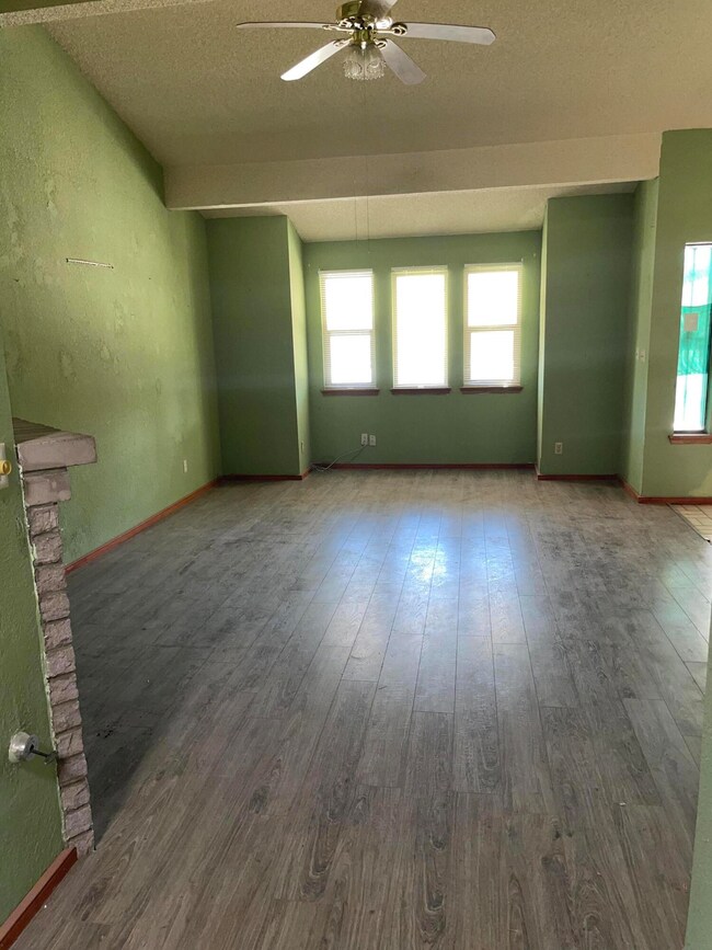 DFCBBE29-58BC-485B-8E6A-C4D40FEDA456