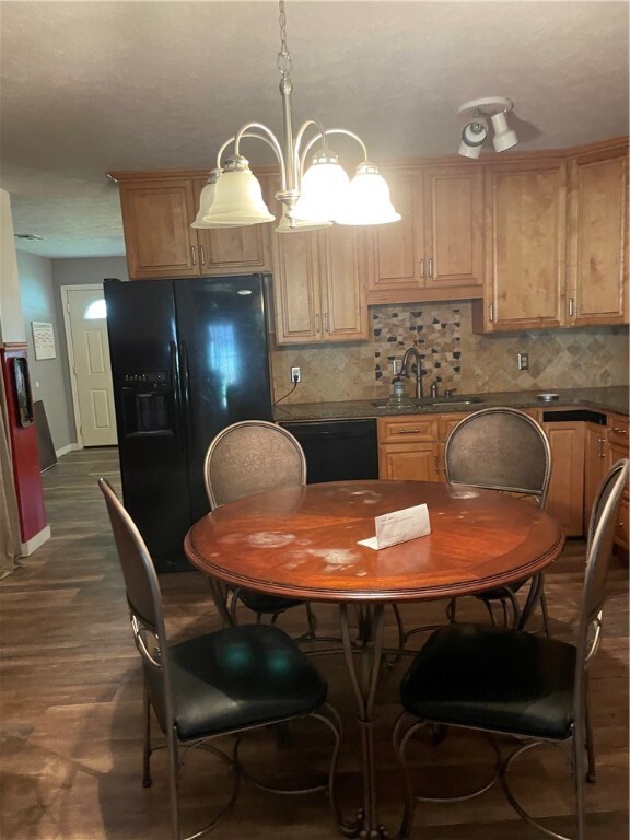 Kitchen with breakfast area