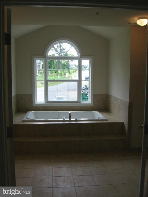 11510 Old Pond Dr, Glenn Dale, MD 20769 - photo 4