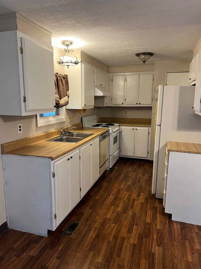 1 N Emperor Dr, Concord, NH 03303 - photo 4