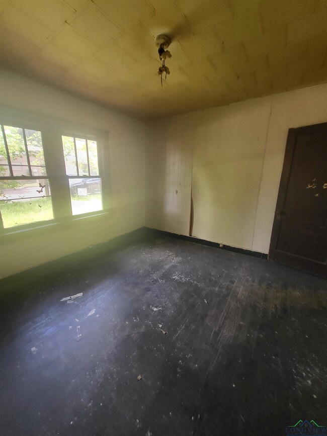 906 N 7th St, Longview, TX 75601 - photo 6