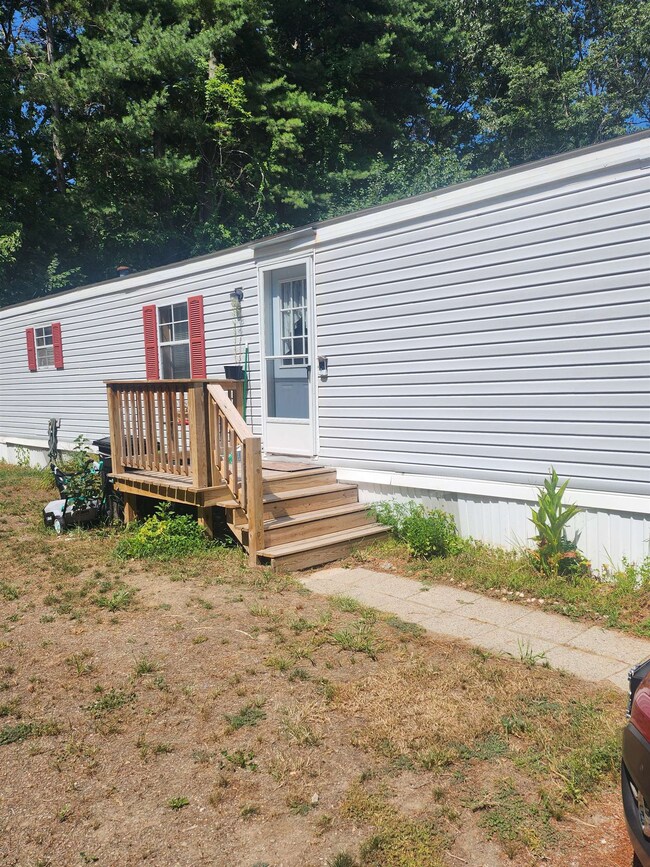 2 Robyn Ct, Litchfield, NH 03052 - photo 2