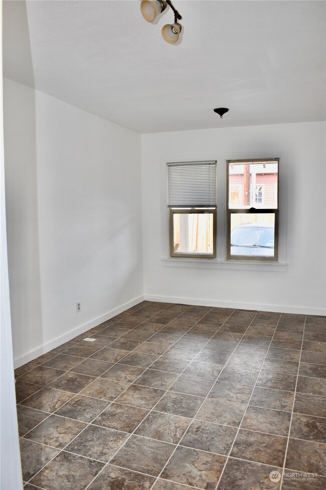 27 Hamilton Ave, East Wenatchee, WA 98802 - photo 6