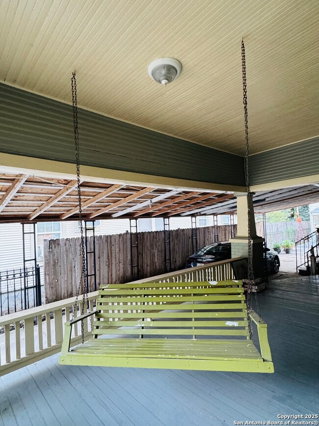 314 Devine St, San Antonio, TX 78210 - photo 5