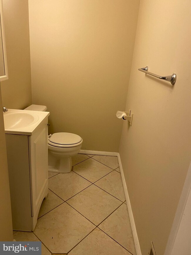 20323 Greenriver Terrace, Germantown, MD 20876 - photo 4