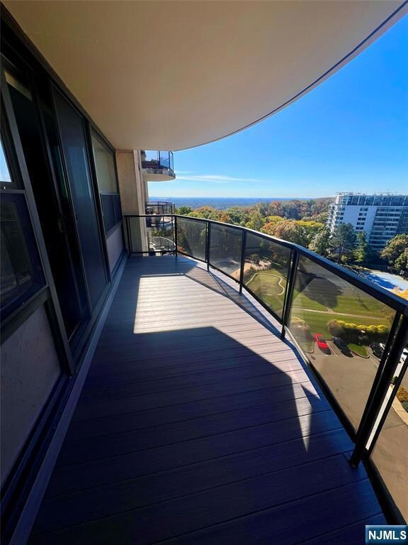 2 Claridge Dr unit 11JE, Verona, NJ 07044 - photo 7