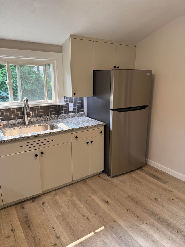 7 Porter Ave, Hudson, NH 03051 - photo 5