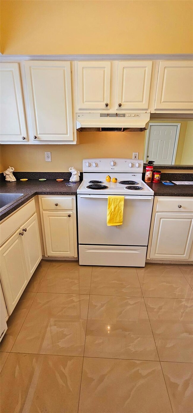 1881 NW 96th Terrace unit 7F, Pembroke Pines, FL 33024 - photo 7